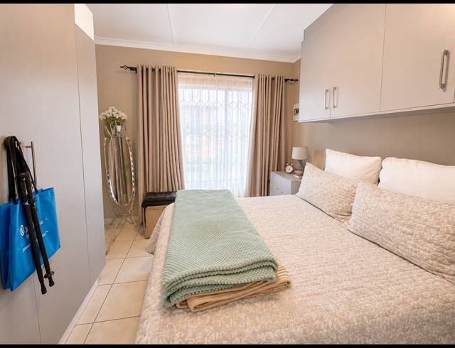 1 BEDROOM TOWNHOUSE FOR SALE IN STAALRUS